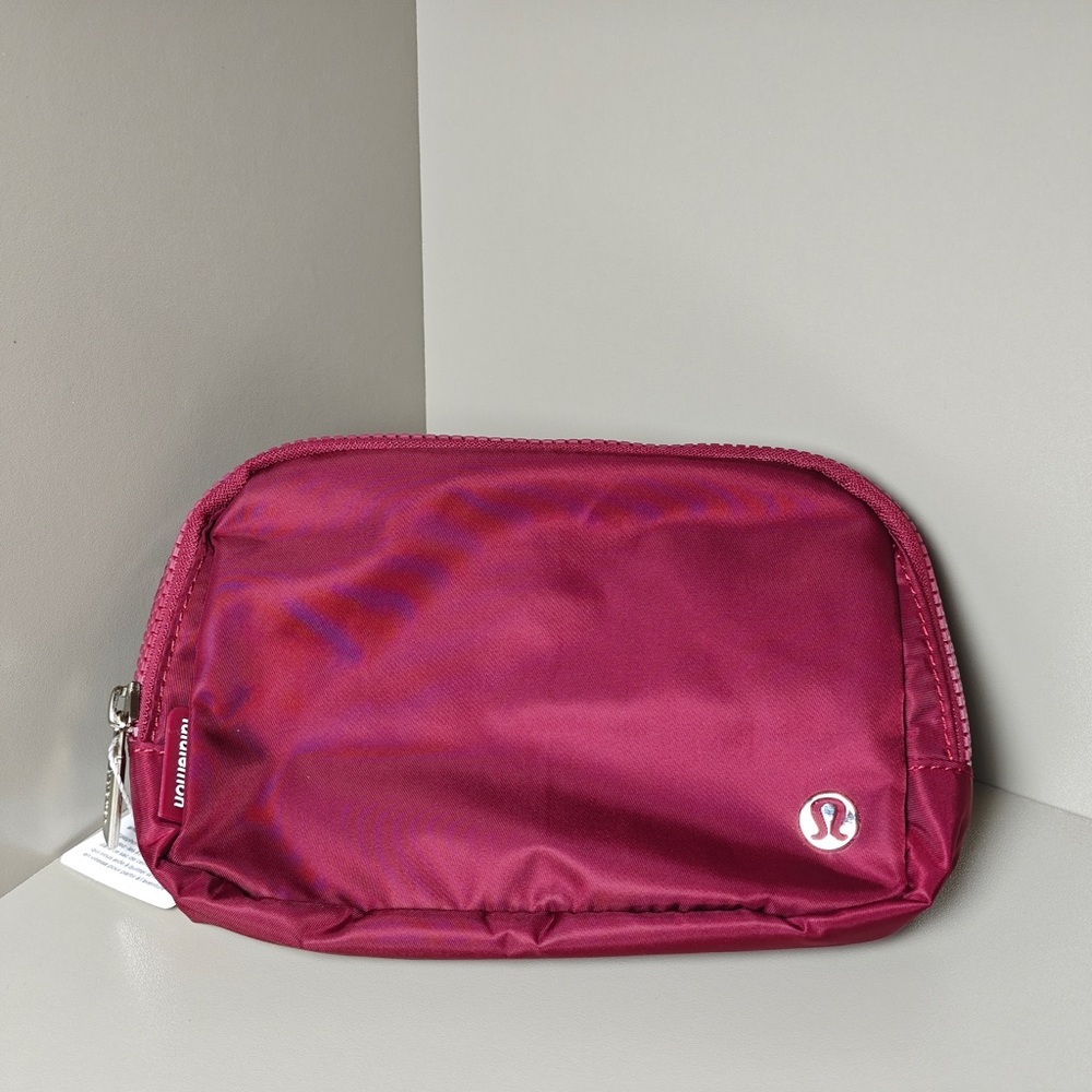 lululemon burgundy travel pouch